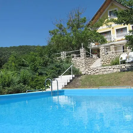 빌라 Villa Suemeg 수메그